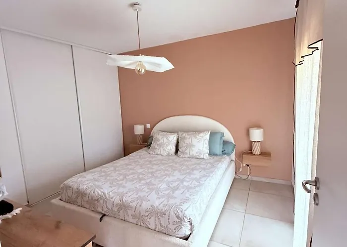 Neuf Портисьо