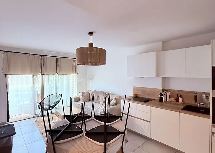 Neuf Портисьо